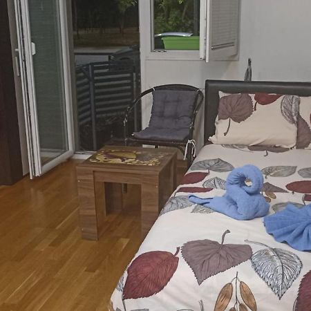 Wonderful Studio Apartment In Skopje Center Luaran gambar
